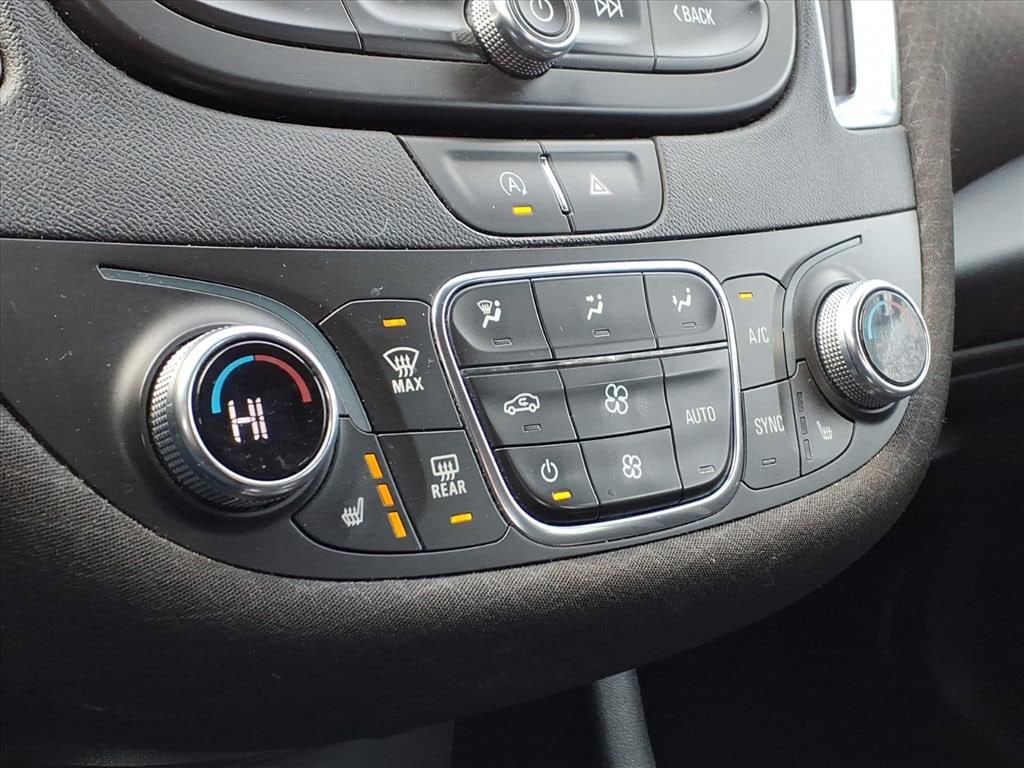 Thumbnail: 2021 Chevrolet Malibu - 25