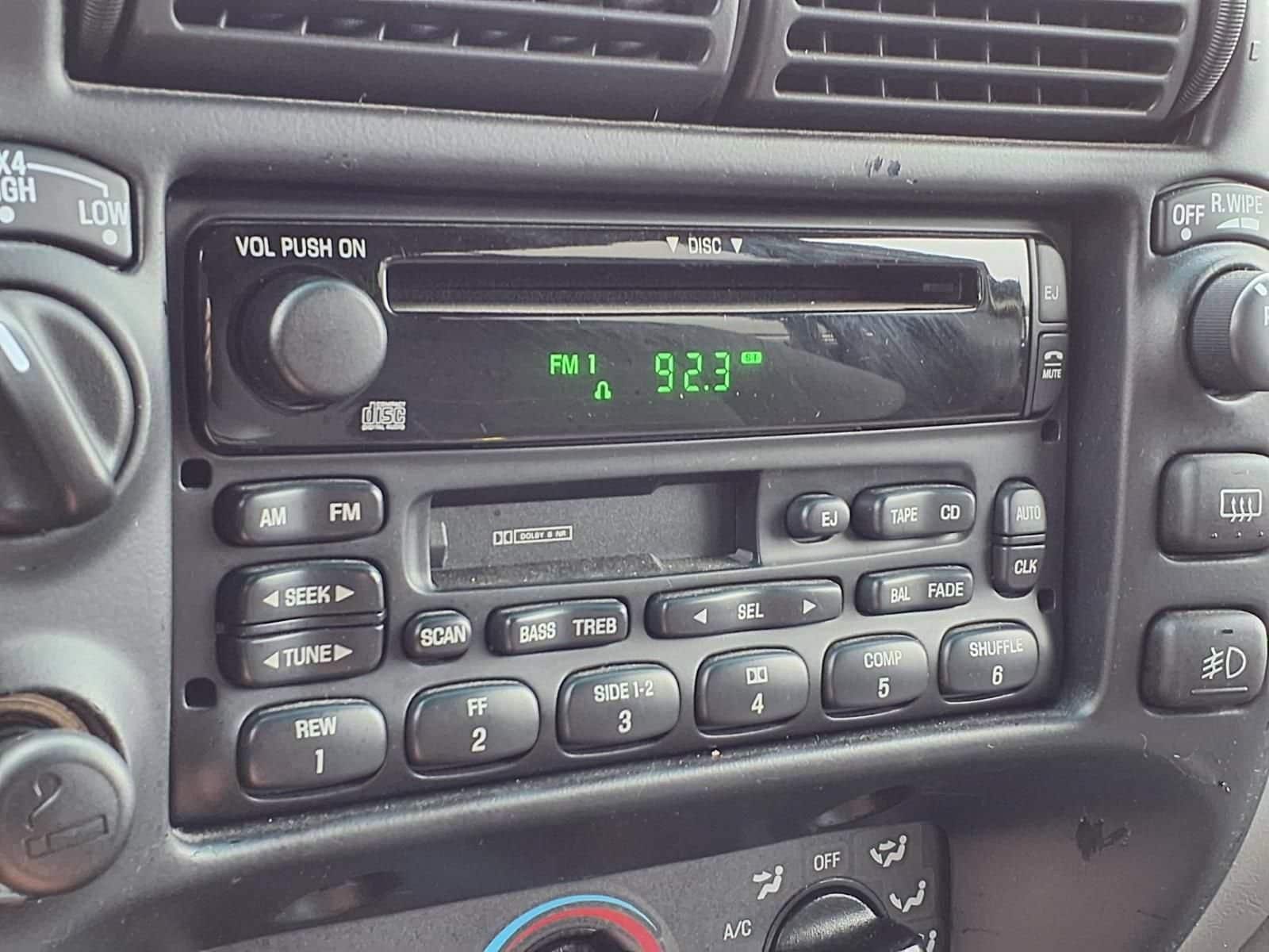 Thumbnail: 2001 Ford Explorer - 23