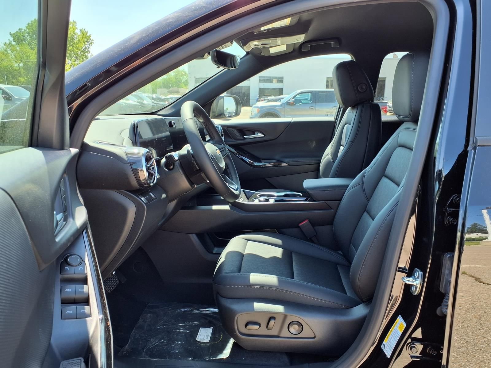 Thumbnail: 2026 Chevrolet Equinox - 13