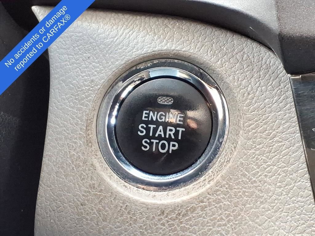 Thumbnail: 2016 Toyota Sienna - 28