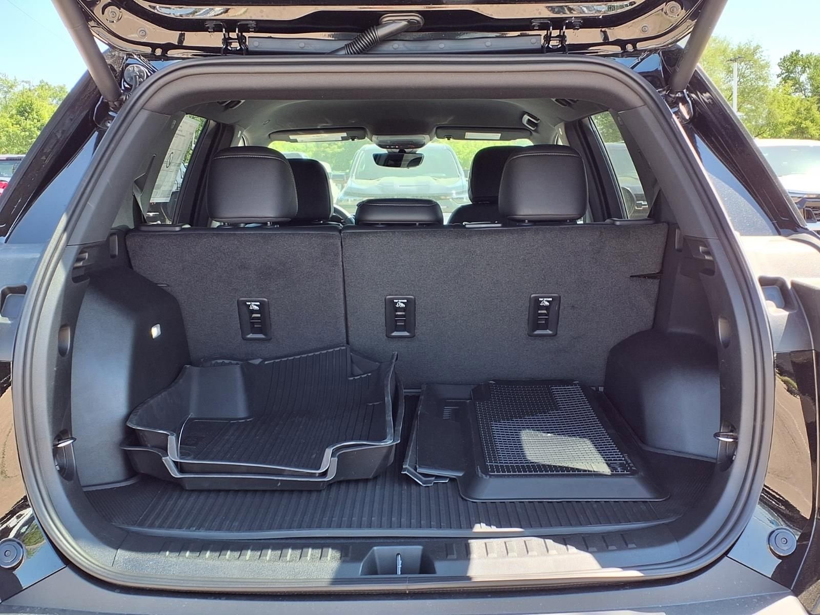 Thumbnail: 2026 Chevrolet Equinox - 8
