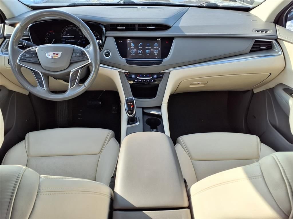 Thumbnail: 2018 Cadillac XT5 - 11