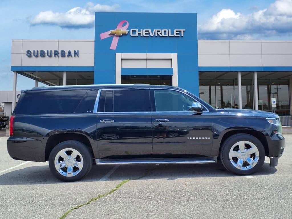 Thumbnail: 2015 Chevrolet Suburban - 4