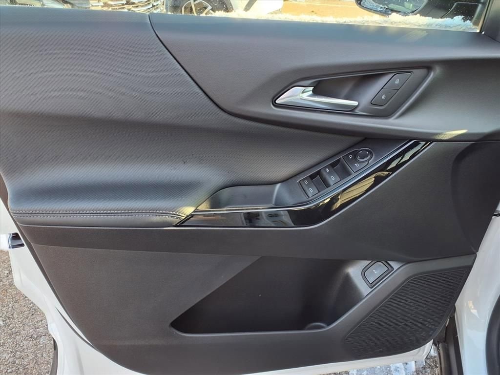 Thumbnail: 2026 Chevrolet Equinox - 12