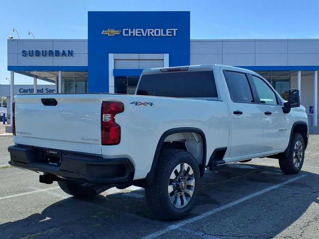 2026 Chevrolet Silverado 2500HD Custom photo 2