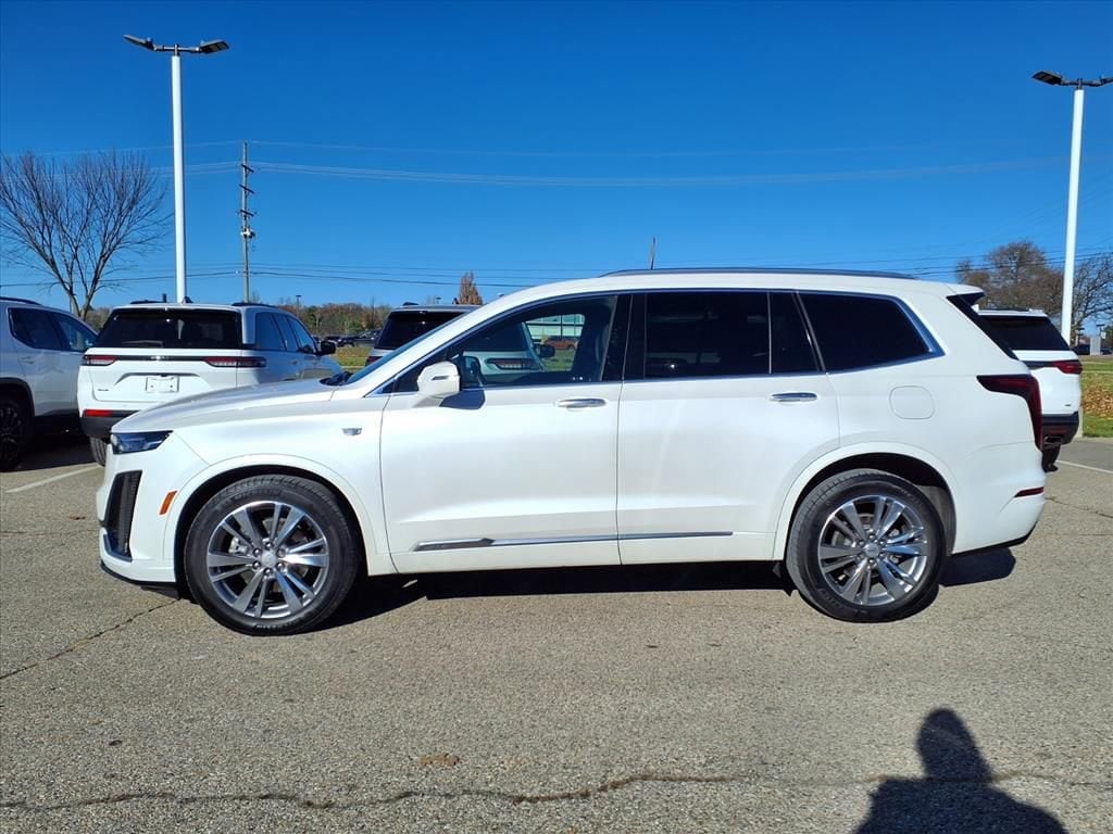 Thumbnail: 2022 Cadillac XT6 - 7