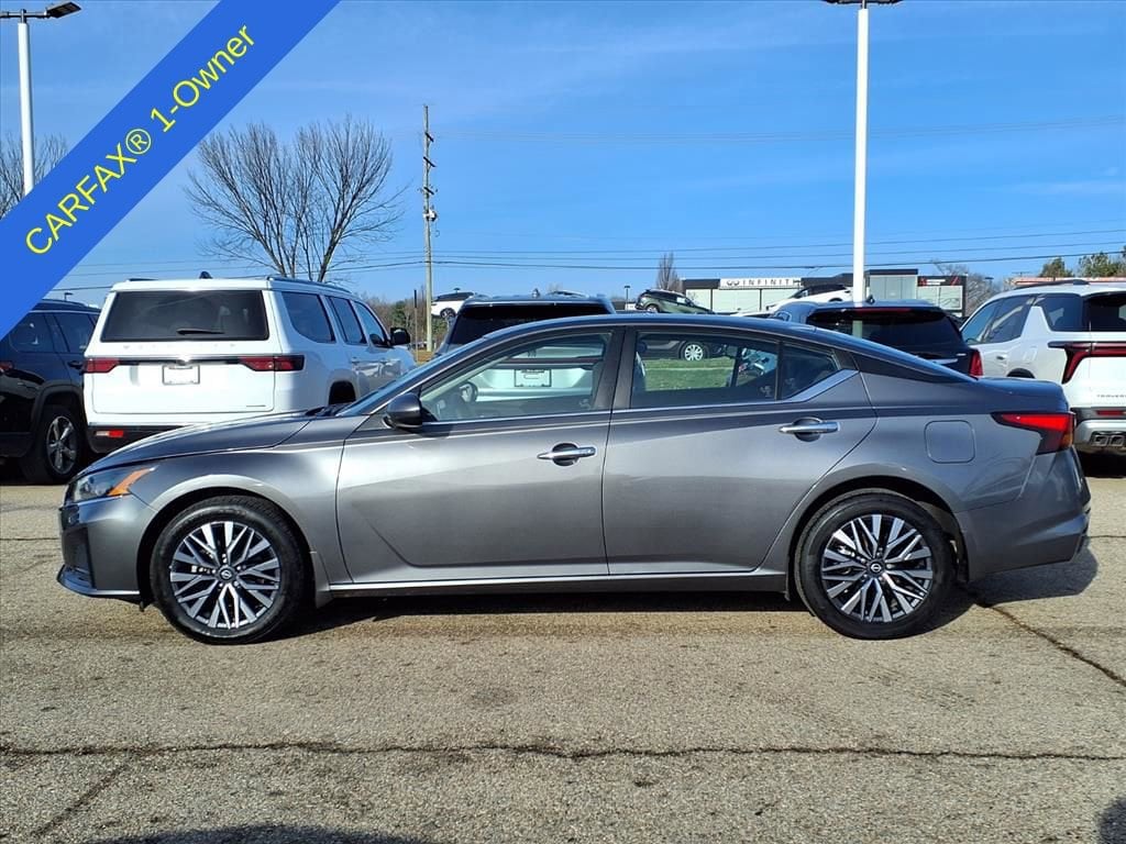 Thumbnail: 2023 Nissan Altima - 8