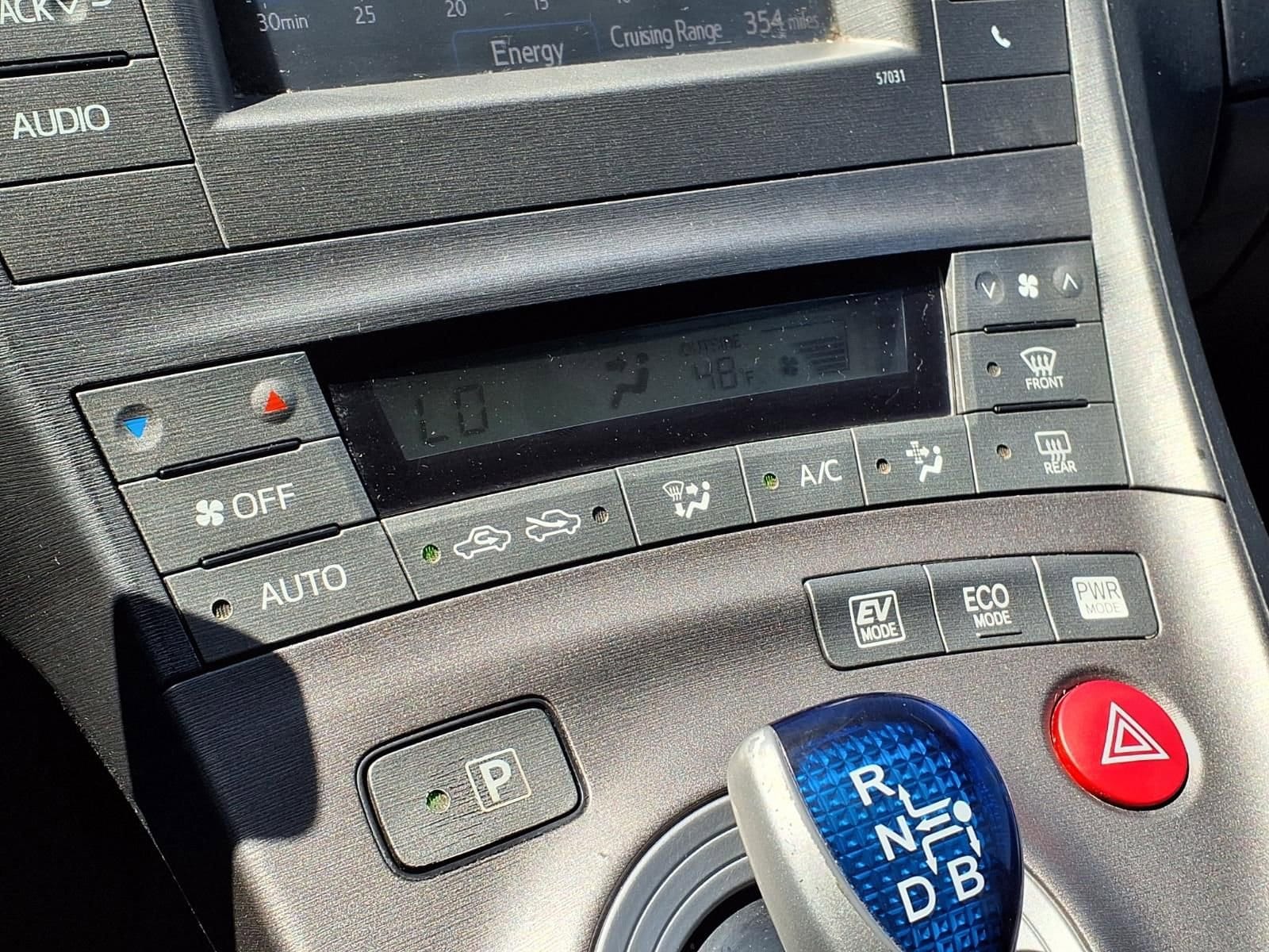 Thumbnail: 2013 Toyota Prius - 24