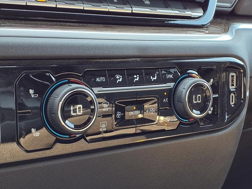 Thumbnail: 2026 Chevrolet Silverado 1500 - 18