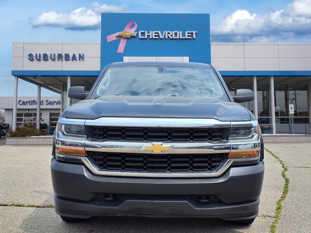 Thumbnail: 2018 Chevrolet Silverado 1500 - 2