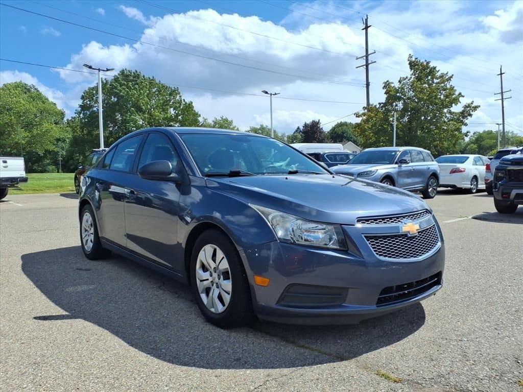Thumbnail: 2013 Chevrolet Cruze - 3