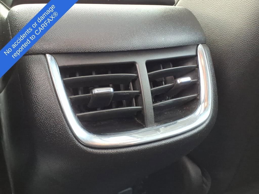 Thumbnail: 2017 Chevrolet Malibu - 11