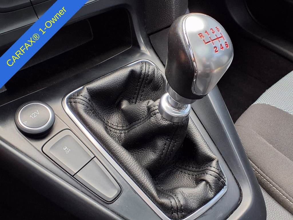 Thumbnail: 2015 Ford Focus - 23