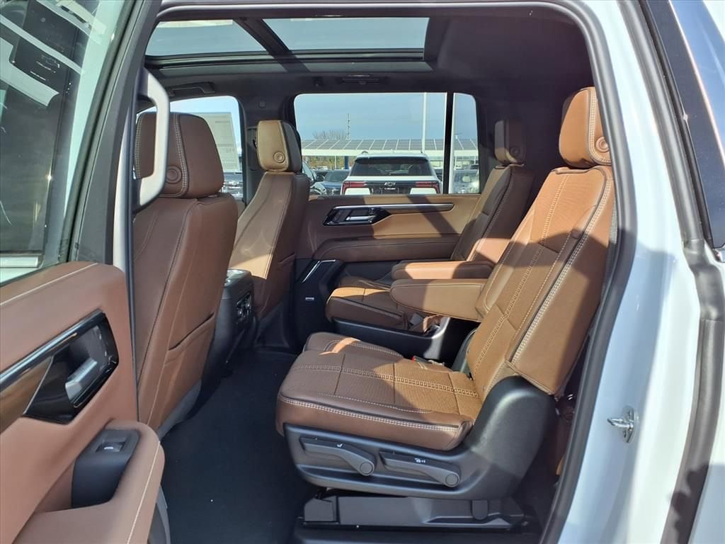 Thumbnail: 2026 Chevrolet Suburban - 8