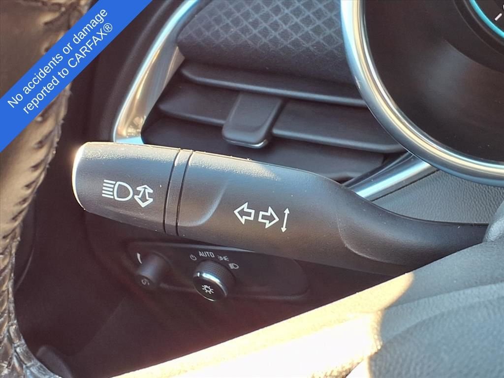 Thumbnail: 2016 Chevrolet Malibu - 22