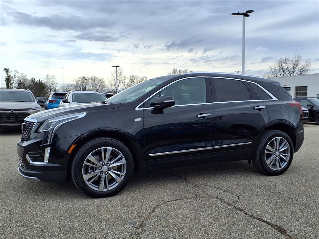 Thumbnail: 2024 Cadillac XT5 - 8