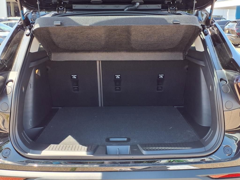 Thumbnail: 2025 Chevrolet Trax - 8