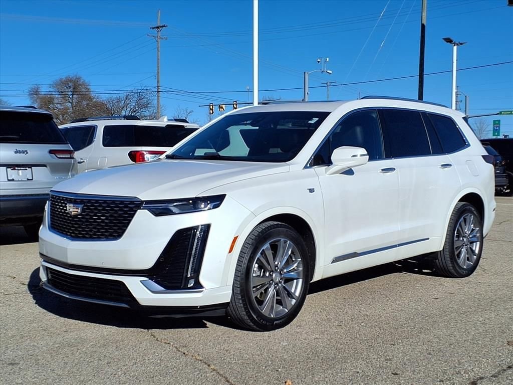 Thumbnail: 2022 Cadillac XT6 - 1