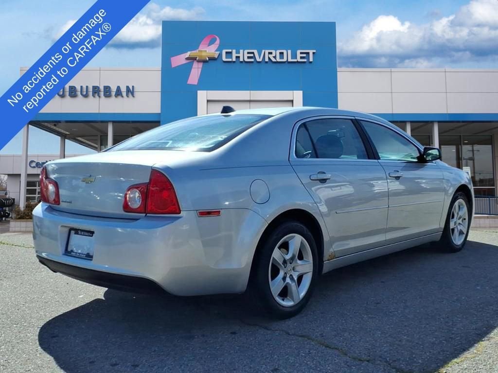 Thumbnail: 2012 Chevrolet Malibu - 4