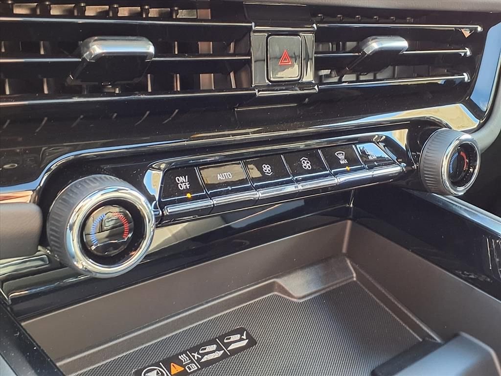 Thumbnail: 2026 Chevrolet Suburban - 21