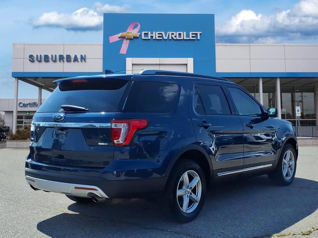 2016 Ford Explorer XLT photo 4