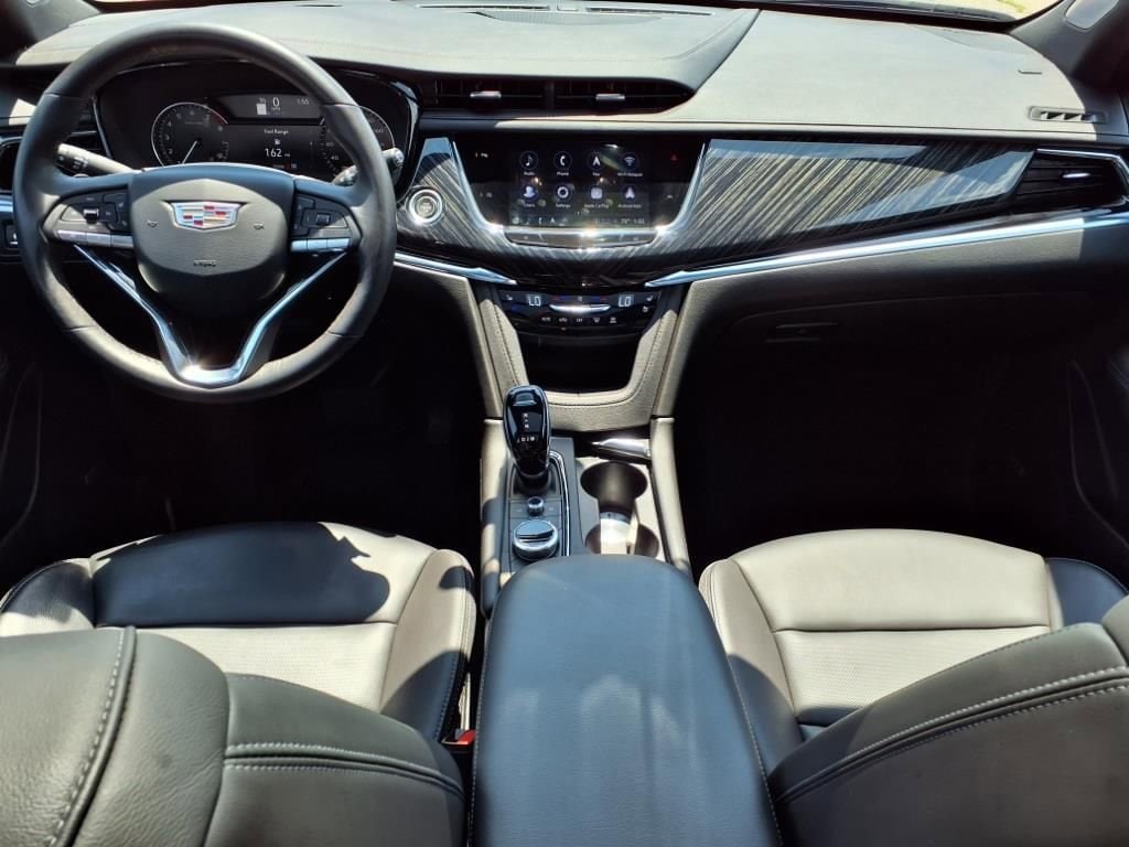 Thumbnail: 2023 Cadillac XT6 - 12