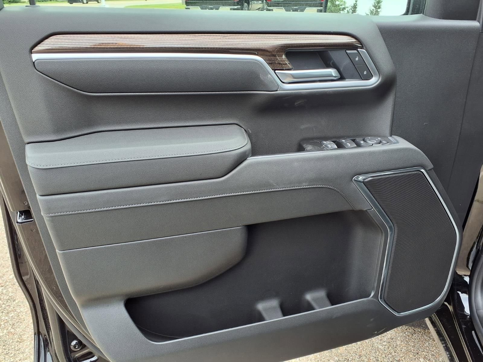Thumbnail: 2026 Chevrolet Silverado 1500 - 11