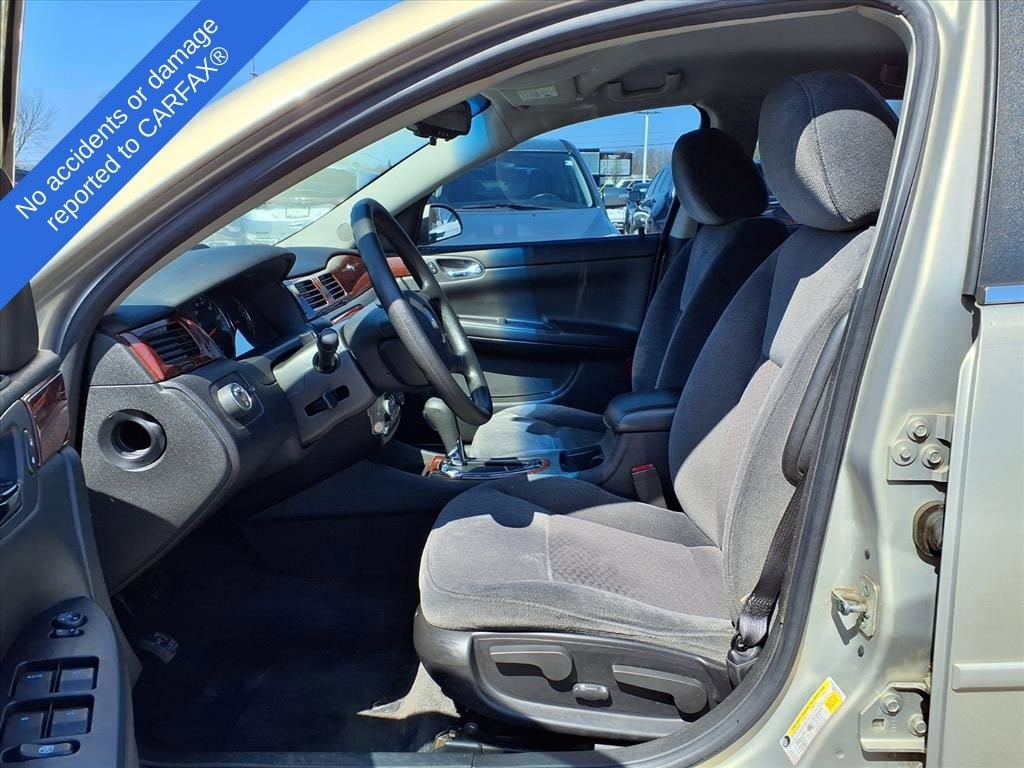 Thumbnail: 2009 Chevrolet Impala - 19