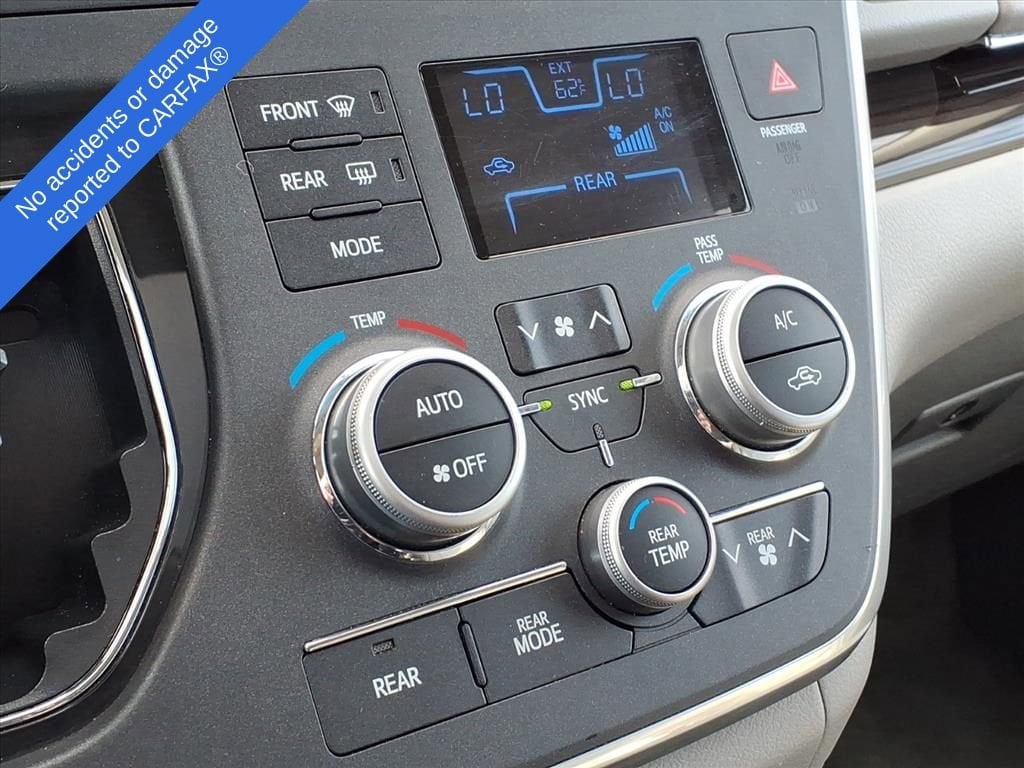 Thumbnail: 2016 Toyota Sienna - 21