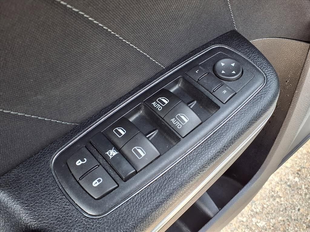 Thumbnail: 2016 Dodge Charger - 14