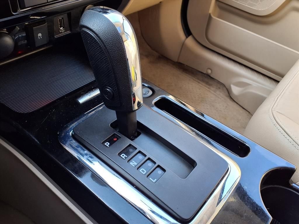 Thumbnail: 2009 Ford Escape - 21