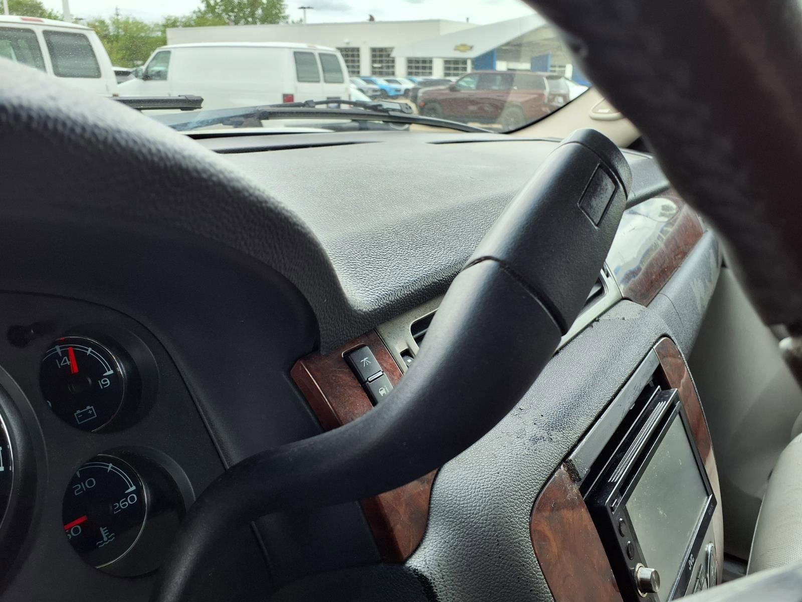 Thumbnail: 2008 Chevrolet Suburban - 20