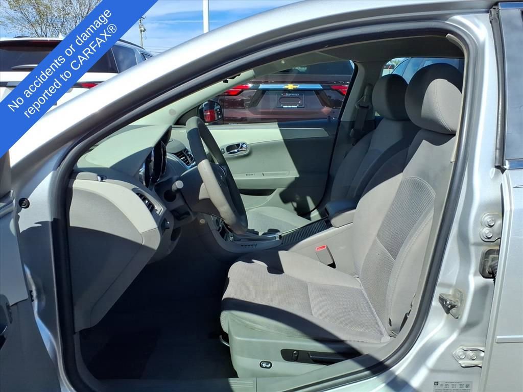 Thumbnail: 2012 Chevrolet Malibu - 16