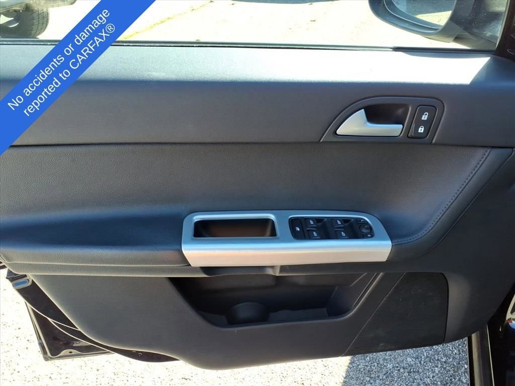 Thumbnail: 2010 Volvo S40 - 14