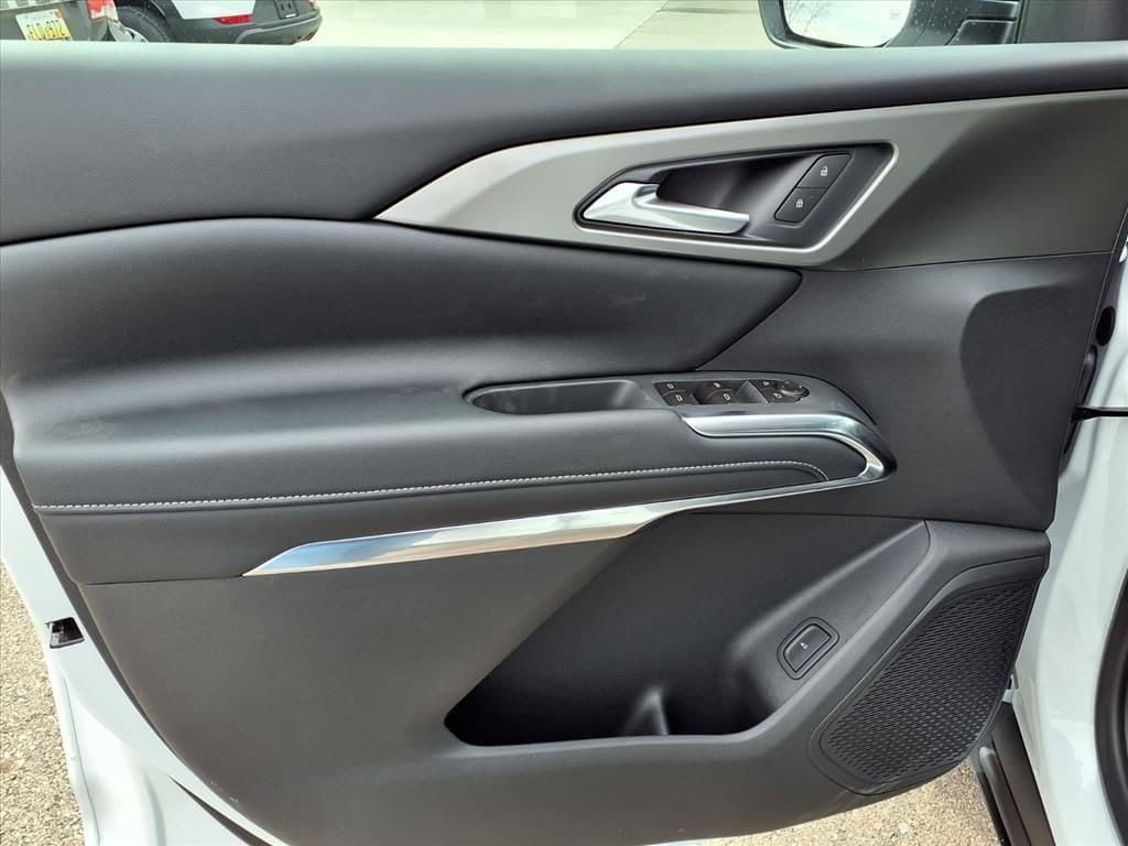 Thumbnail: 2026 Chevrolet Traverse - 11