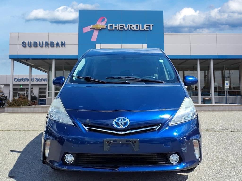 Thumbnail: 2012 Toyota Prius v - 2