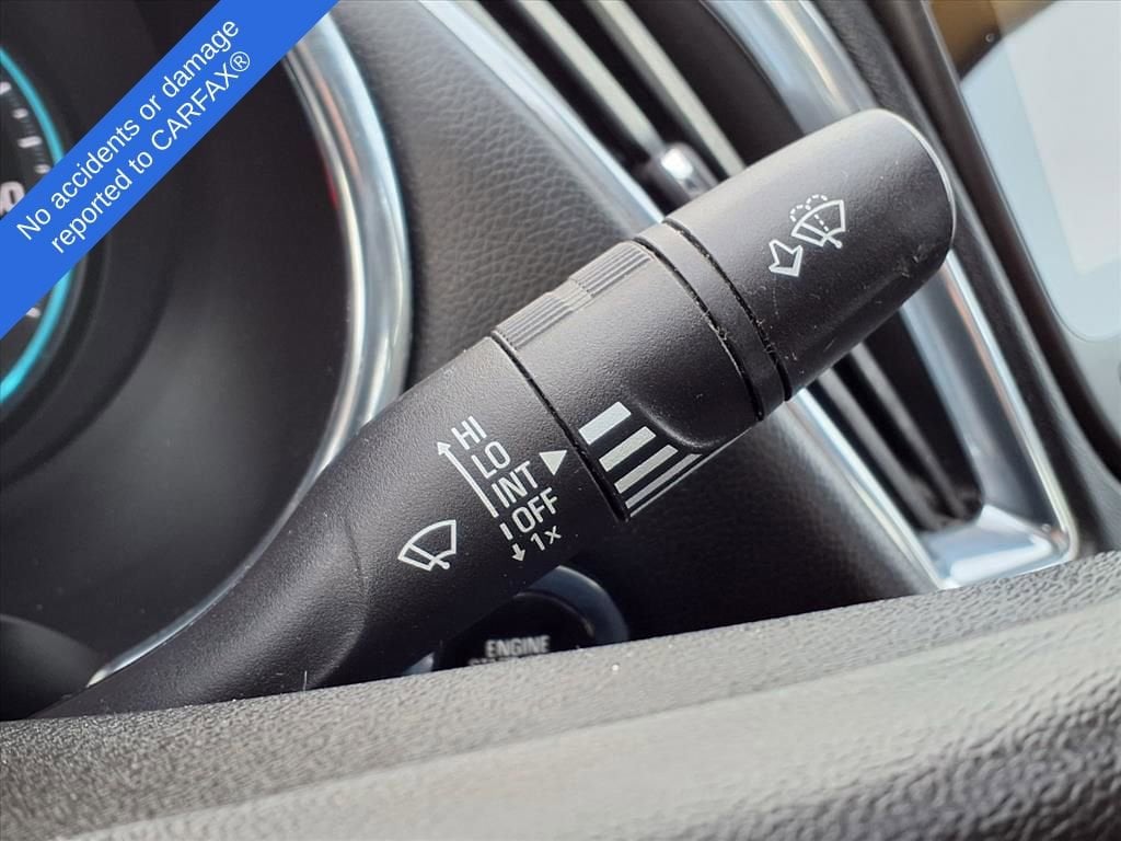 Thumbnail: 2017 Chevrolet Malibu - 21