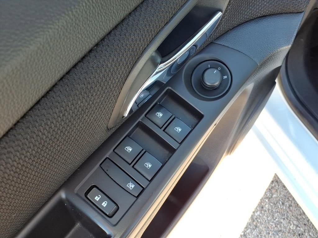 Thumbnail: 2015 Chevrolet Cruze - 13