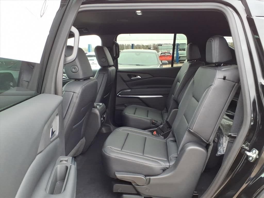 Thumbnail: 2026 Chevrolet Traverse - 9