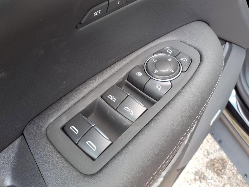 Thumbnail: 2025 Cadillac XT5 - 12