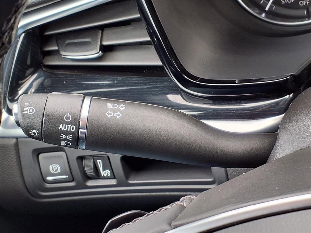 Thumbnail: 2024 Cadillac XT5 - 21