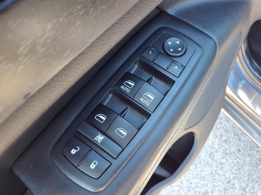 Thumbnail: 2018 Jeep Grand Cherokee - 16