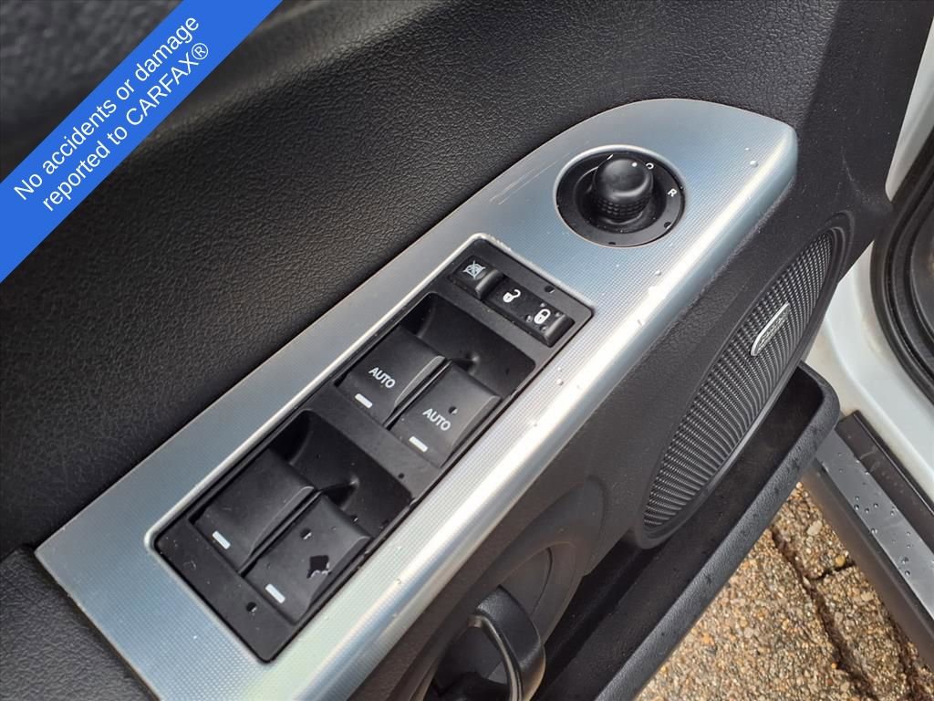 Thumbnail: 2008 Jeep Commander - 14