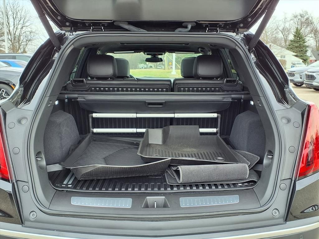 Thumbnail: 2024 Cadillac XT5 - 10