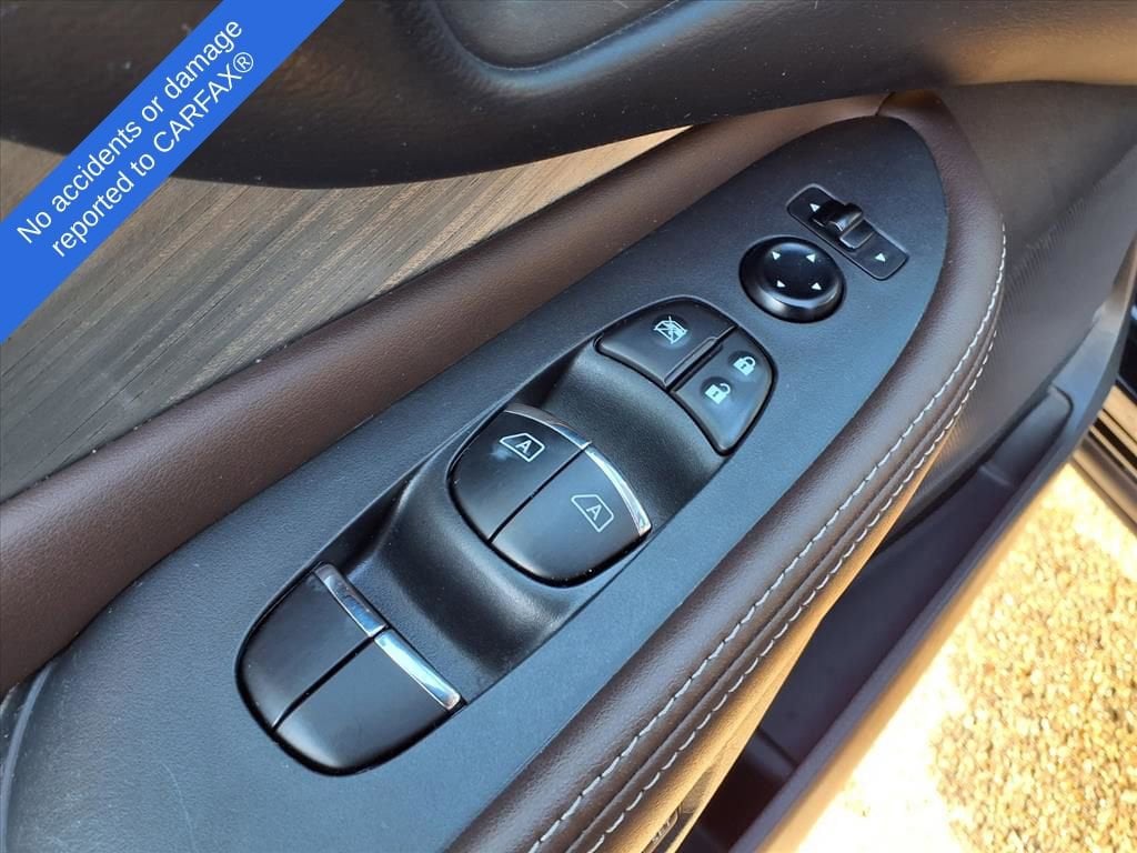 Thumbnail: 2016 Nissan Murano - 16