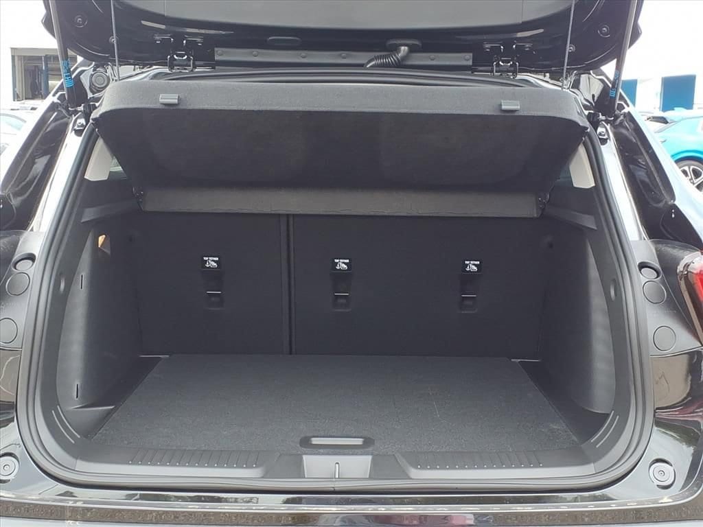 Thumbnail: 2025 Chevrolet Trax - 8