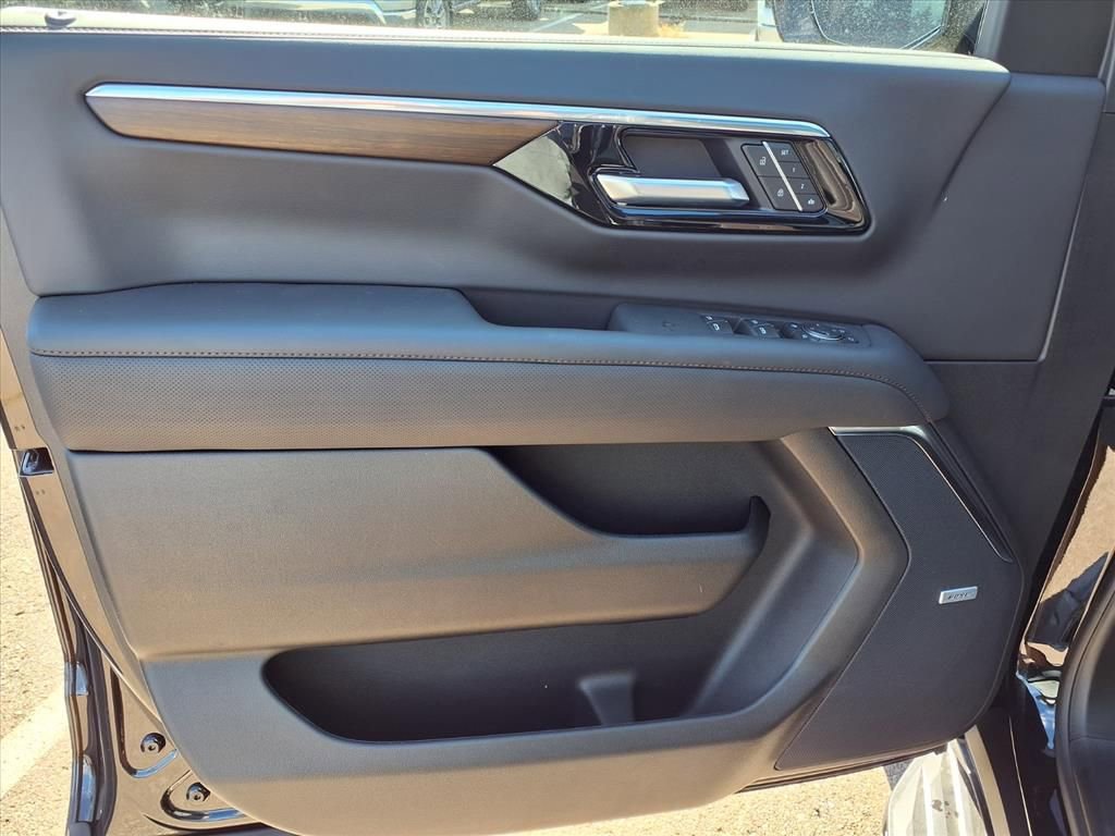 Thumbnail: 2026 Chevrolet Tahoe - 12