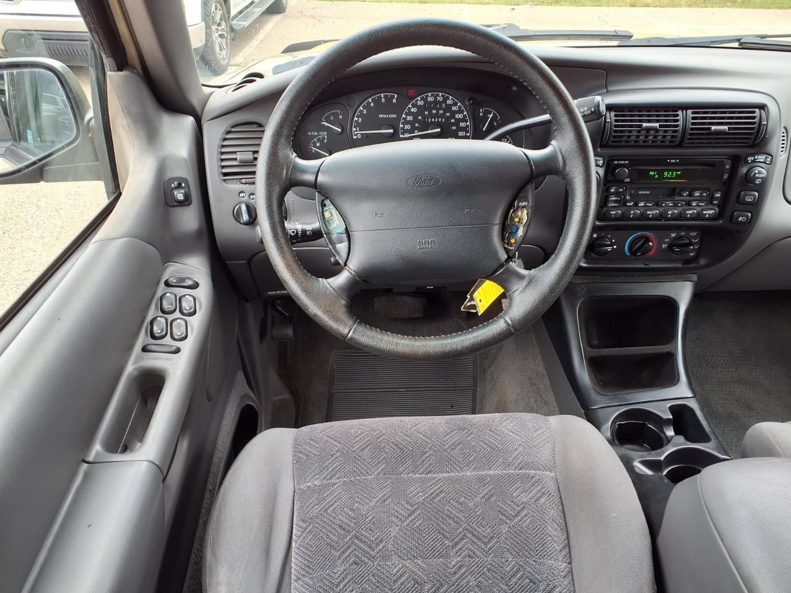Thumbnail: 2001 Ford Explorer - 13