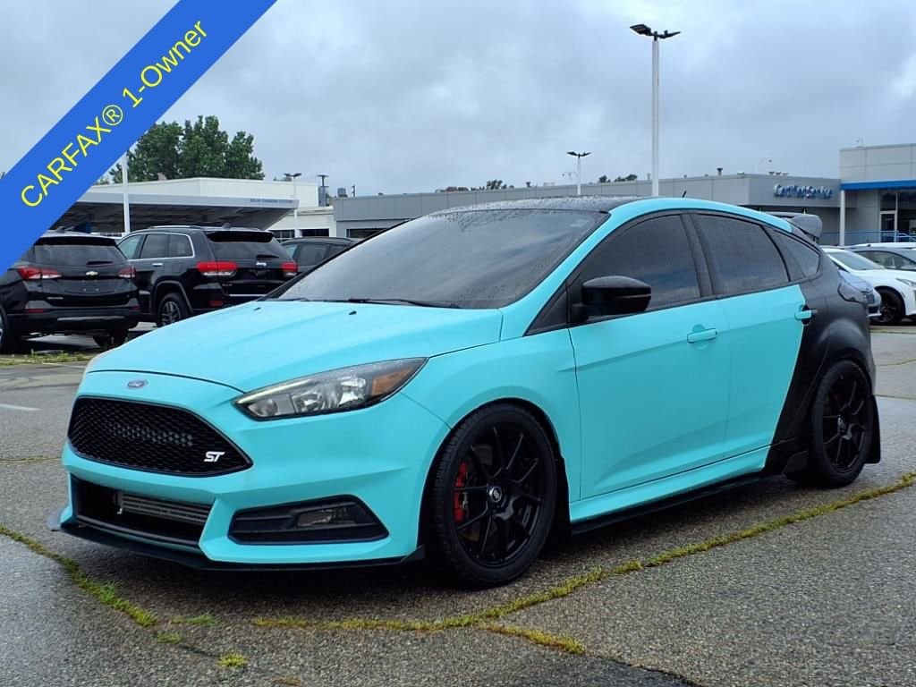 Thumbnail: 2015 Ford Focus - 1