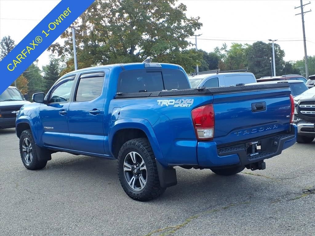 Thumbnail: 2017 Toyota Tacoma - 8